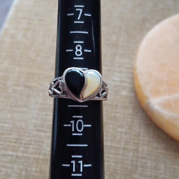 Silver Cut Out Heart Ring - Picture 8 of 10